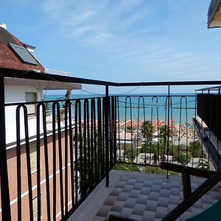 B&B Attico Mare San Benedetto del Tronto Exterior foto